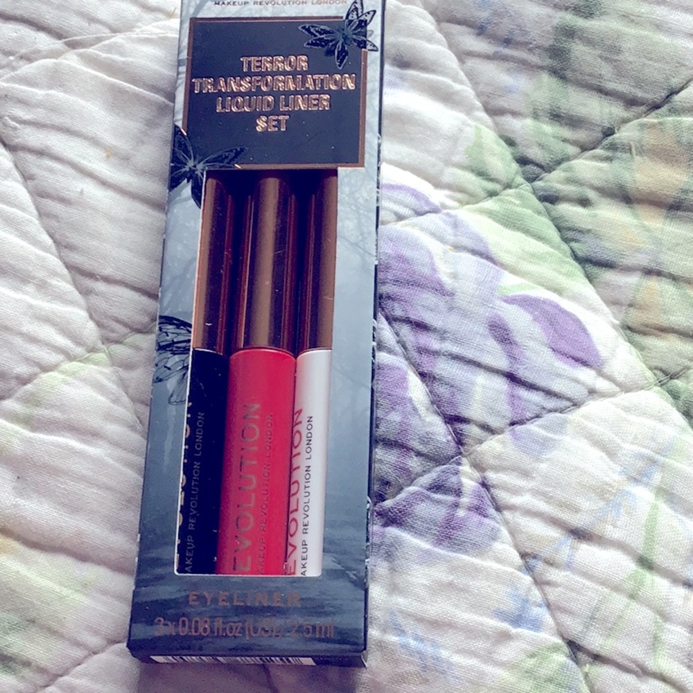 Revolution Terror Transformation Eyeliner Set Red Black and White shades New